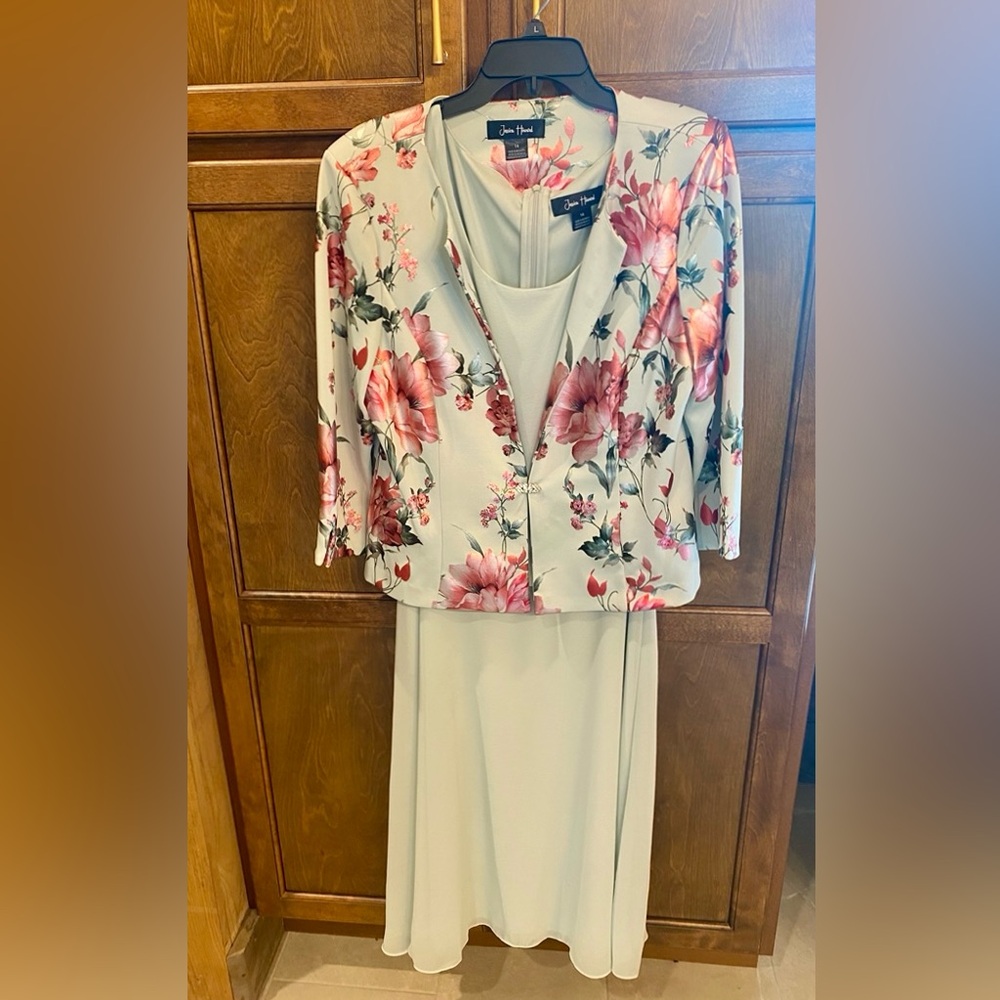 Jessica Howard Floral Dress with Zipper